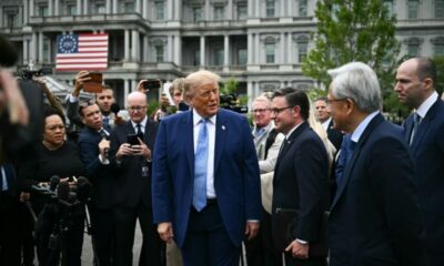 Trump parie sur l'autorégulation de l'IA, très loin des craintes des Américains