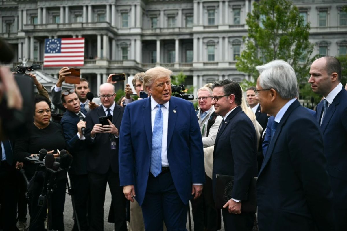 Trump parie sur l'autorégulation de l'IA, très loin des craintes des Américains