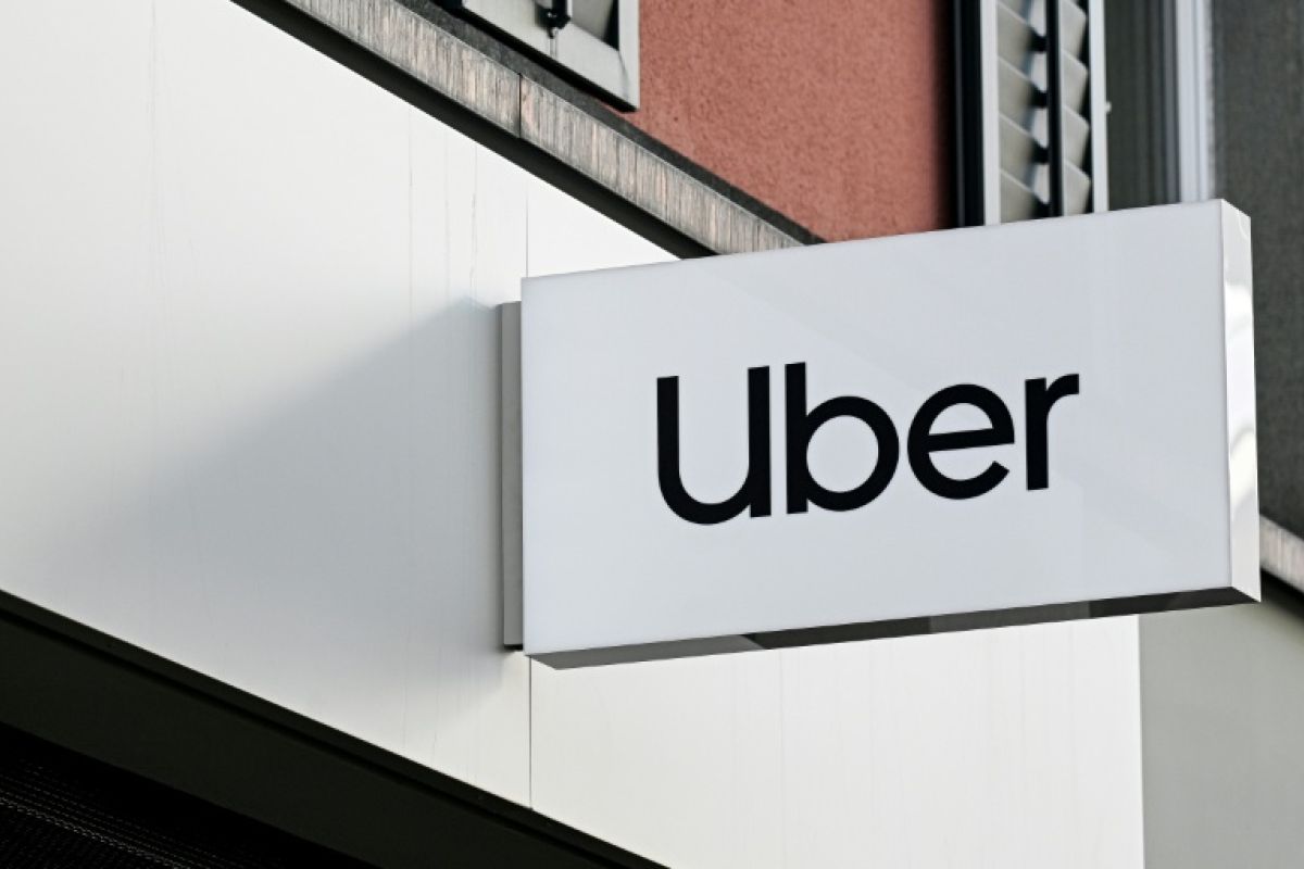 Uber supprime plus de 3 000 postes pour foncer dans les robotaxis