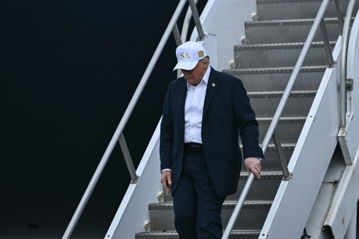 Golf, business et sortie qui fâche, le week-end irlandais de Donald Trump