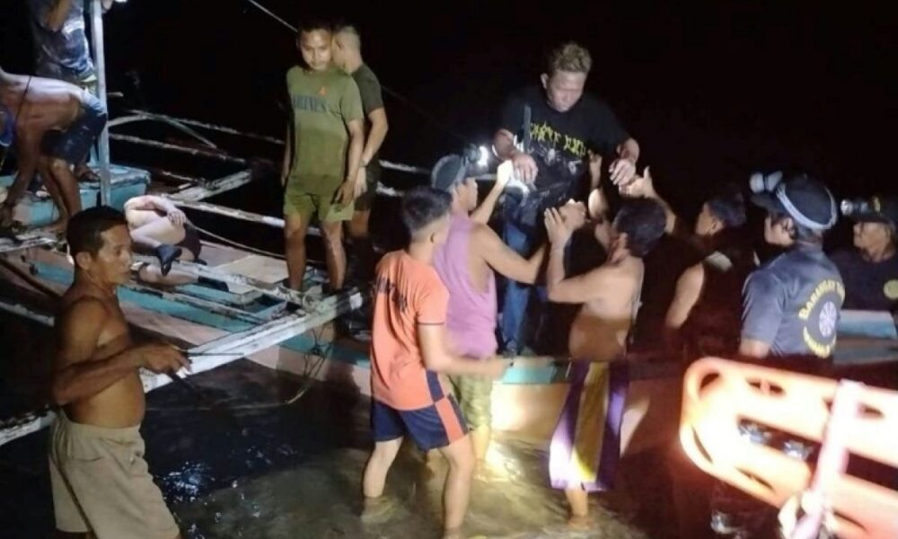 Un ferry prend feu au large des Philippines, cinq morts et une longue liste de disparus