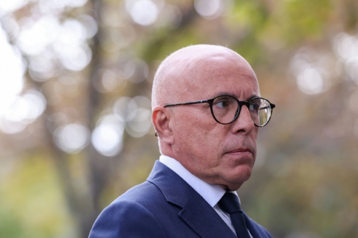 Ciotti presse Retailleau de choisir la droite forte, pas la soupe d'Édouard Philippe