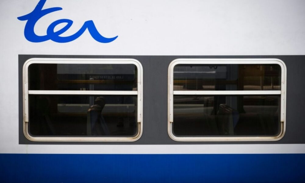 Un TER déraille près de Rouen avec 180 passagers à bord