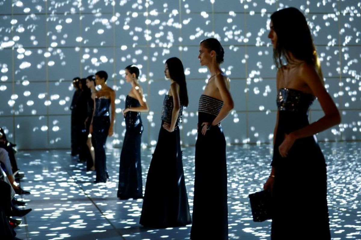 Armani ouvre la porte à plusieurs investisseurs pour la cession de 15 %
