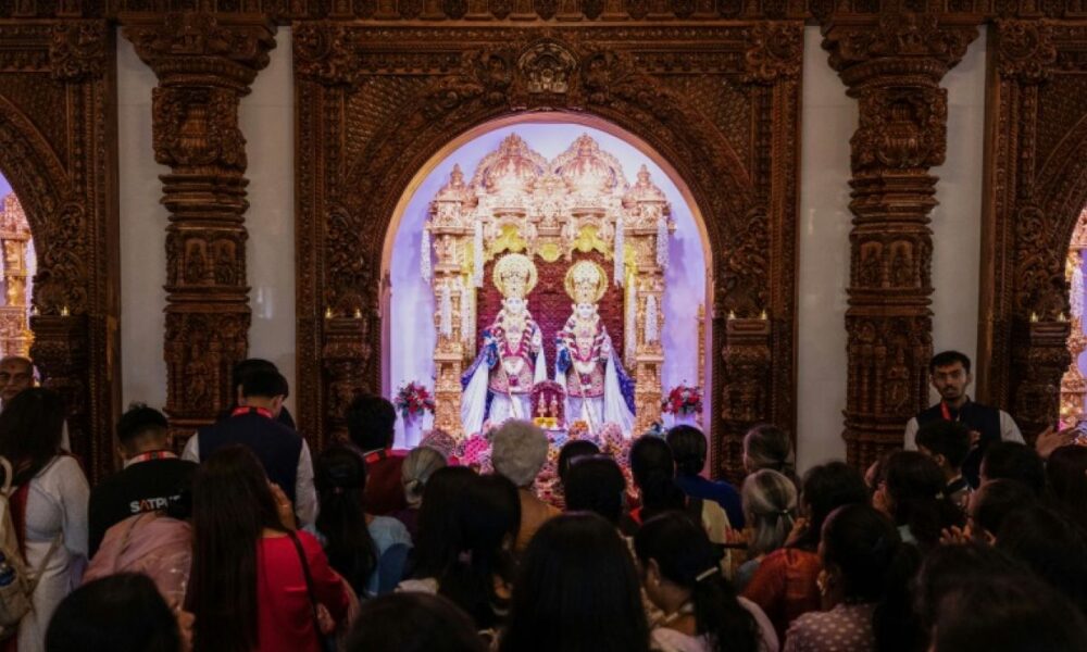 La Tour Eiffel au cœur d'une discorde qui éclabousse un mouvement hindou très proche du pouvoir indien