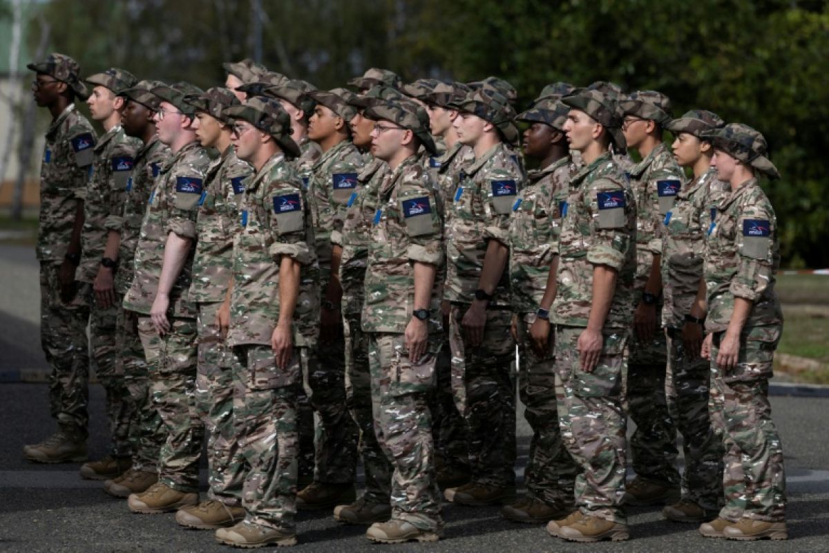 À 20 ans, ils découvrent la vie militaire sur la base d'Évreux
