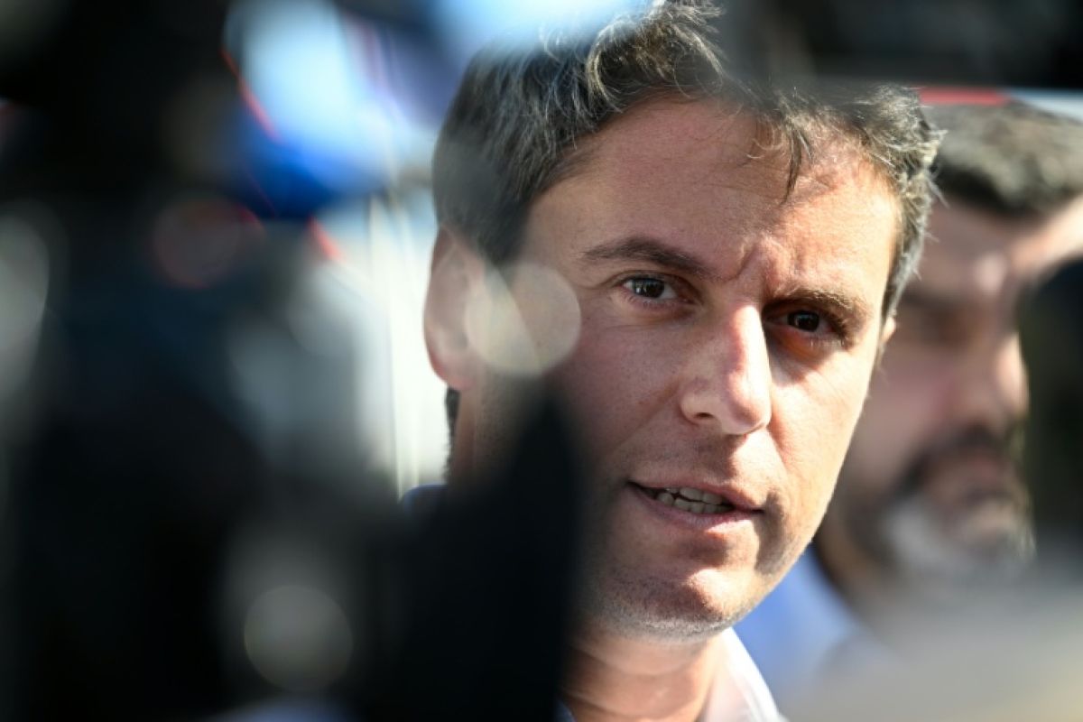 Gabriel Attal désigne la dissolution comme la coupable de la panne économique française
