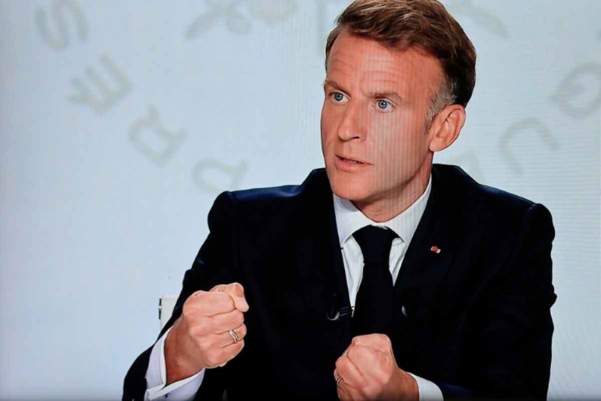 Macron envoie des militaires en Arabie saoudite et n'exclut plus de baisser les taxes