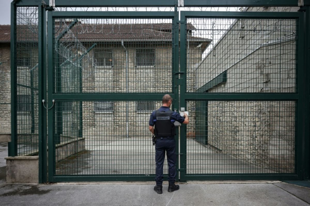 Un détenu de 34 ans meurt après avoir consommé de l'héroïne en prison, sa famille attaque l'État