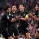 Lens renverse Prague au bout du temps additionnel