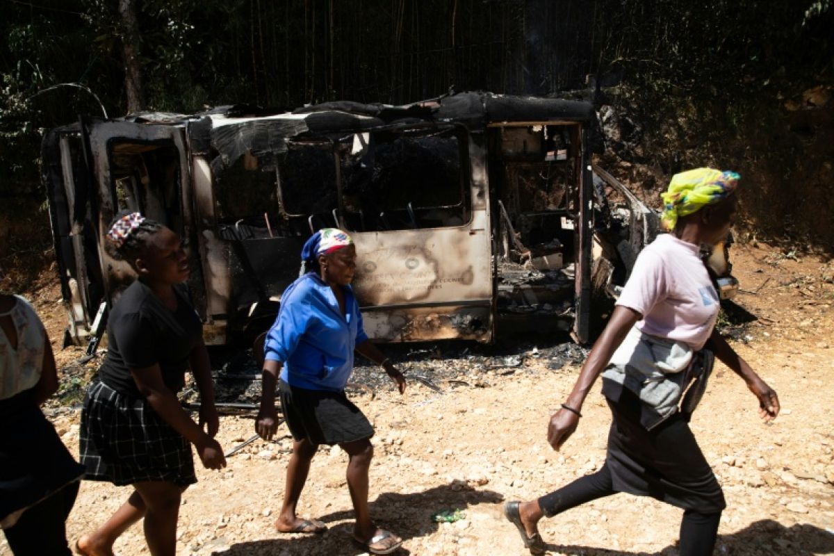 Haïti gagne six mois de plus pour reprendre la main sur ses gangs
