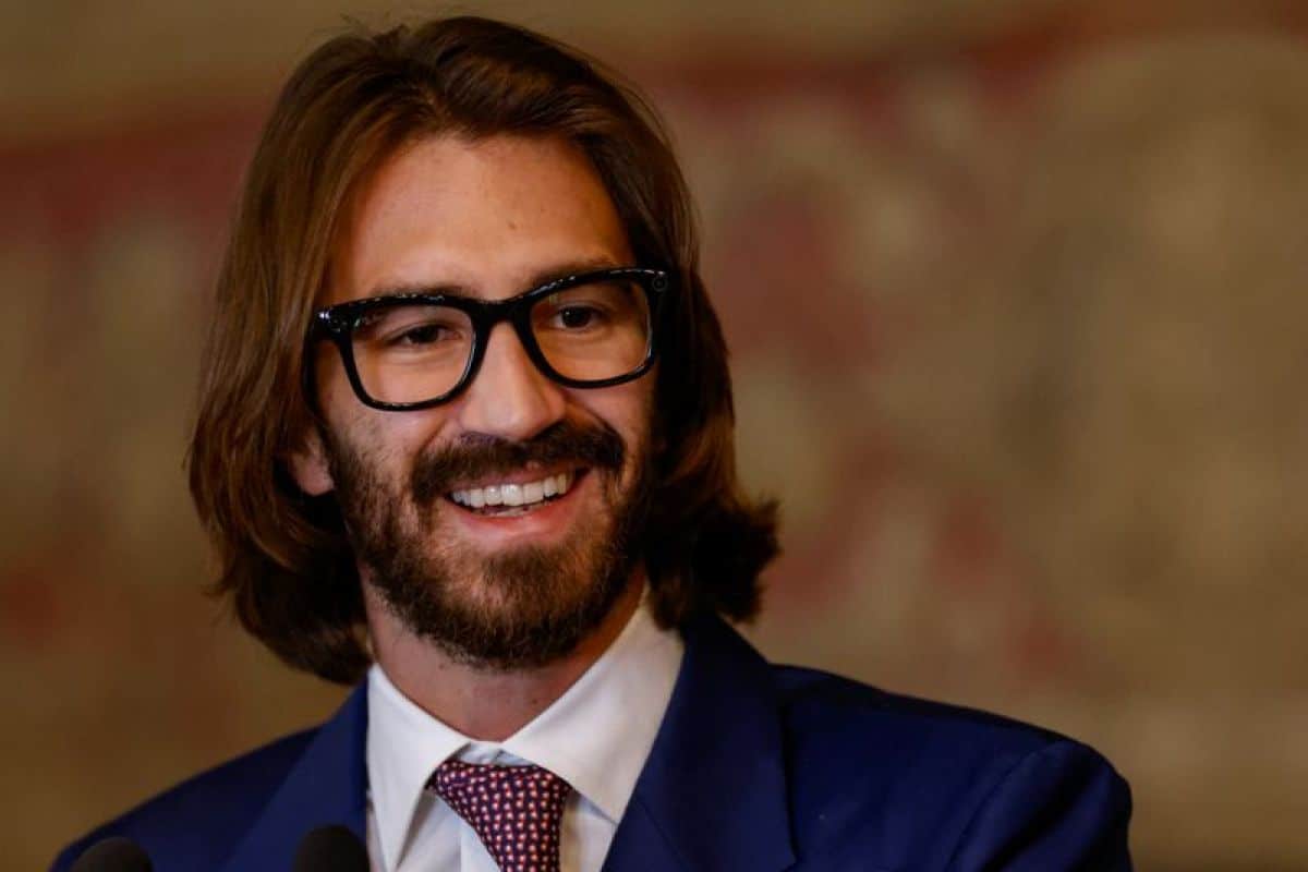 Le fils du fondateur d'EssilorLuxottica réclame un nouveau cap après la chute du titre