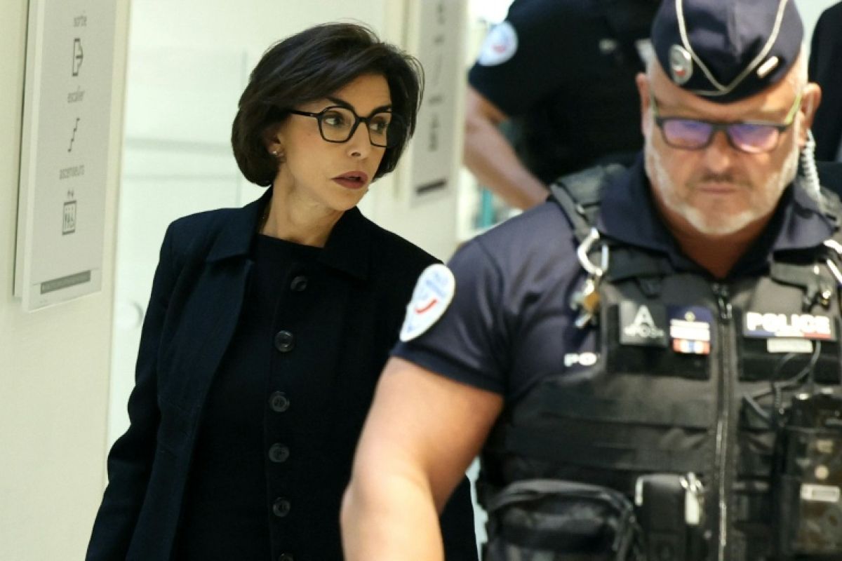 Rachida Dati face aux juges, seule à devoir prouver qu'elle était bien avocate