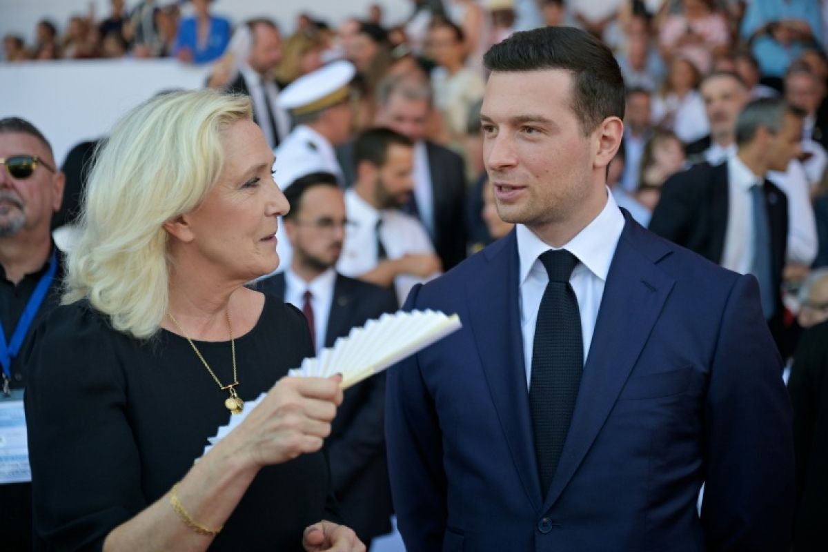 Bardella jure une loyauté totale à Marine Le Pen avant la course de 2027