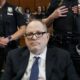 Harvey Weinstein saura mercredi s'il termine sa vie derrière les barreaux