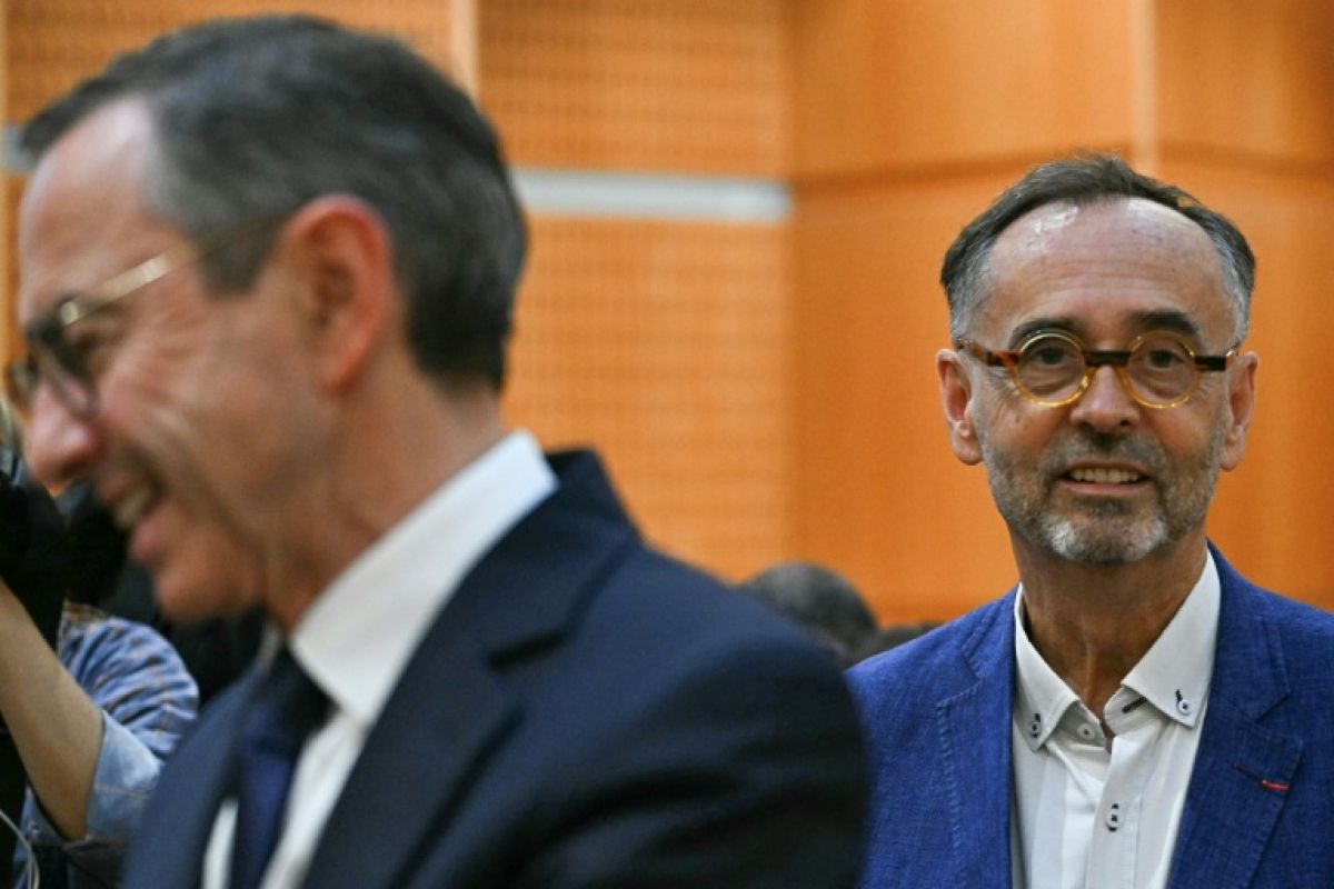 Robert Ménard face aux juges pour un mariage qu'il a refusé