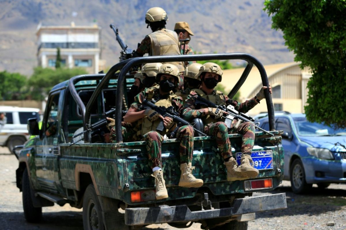 Les Houthis frappent l'Arabie saoudite et resserrent leur emprise sur la mer Rouge