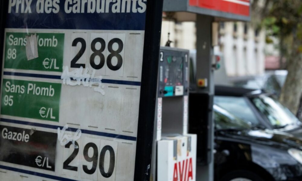 Carburants hors de prix, l'exécutif cherche la bonne formule