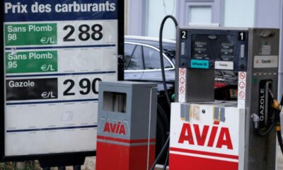 À la pompe, la facture ne baisse pas et l'exécutif passe à l'action