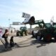 En Corse, les agriculteurs bloquent les ports et mettent la pression sur l'État