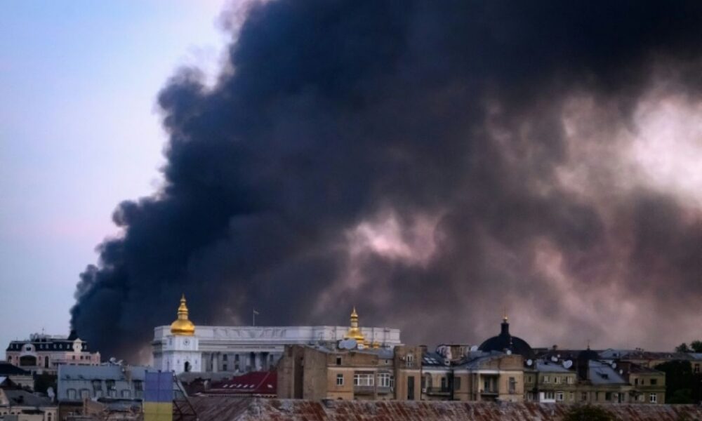 La diplomatie entre Kiev, Moscou et Washington pourrait redémarrer en septembre sous un déluge de frappes sur la capitale ukrainienne