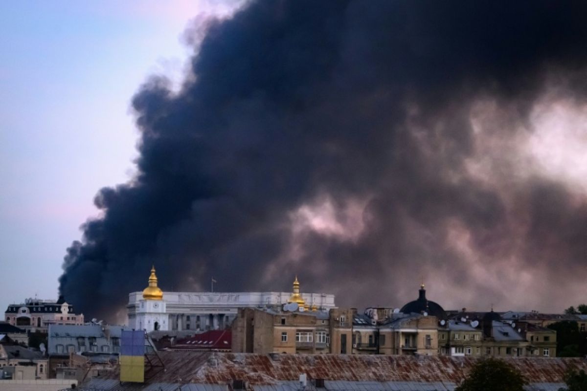La diplomatie entre Kiev, Moscou et Washington pourrait redémarrer en septembre sous un déluge de frappes sur la capitale ukrainienne