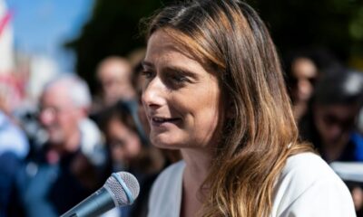 Un landau dans le cortège, Marine Tondelier avance entre climat et maternité