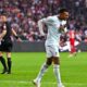 Zidane gagne sa première, Mbappé marque et se blesse