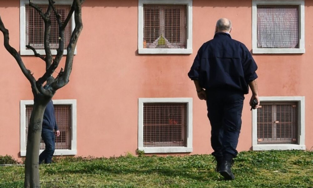 Derrière les barreaux, des adolescents que la prison abîme au lieu de les réparer