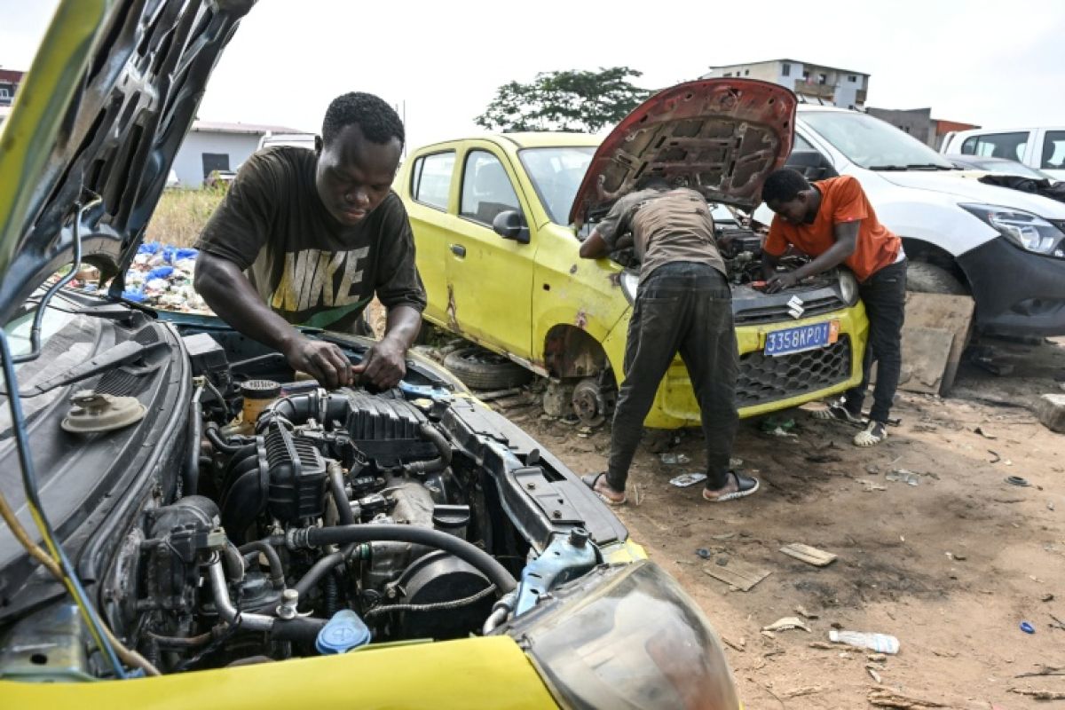 Des millions d'Africains construisent leur avenir hors des règles