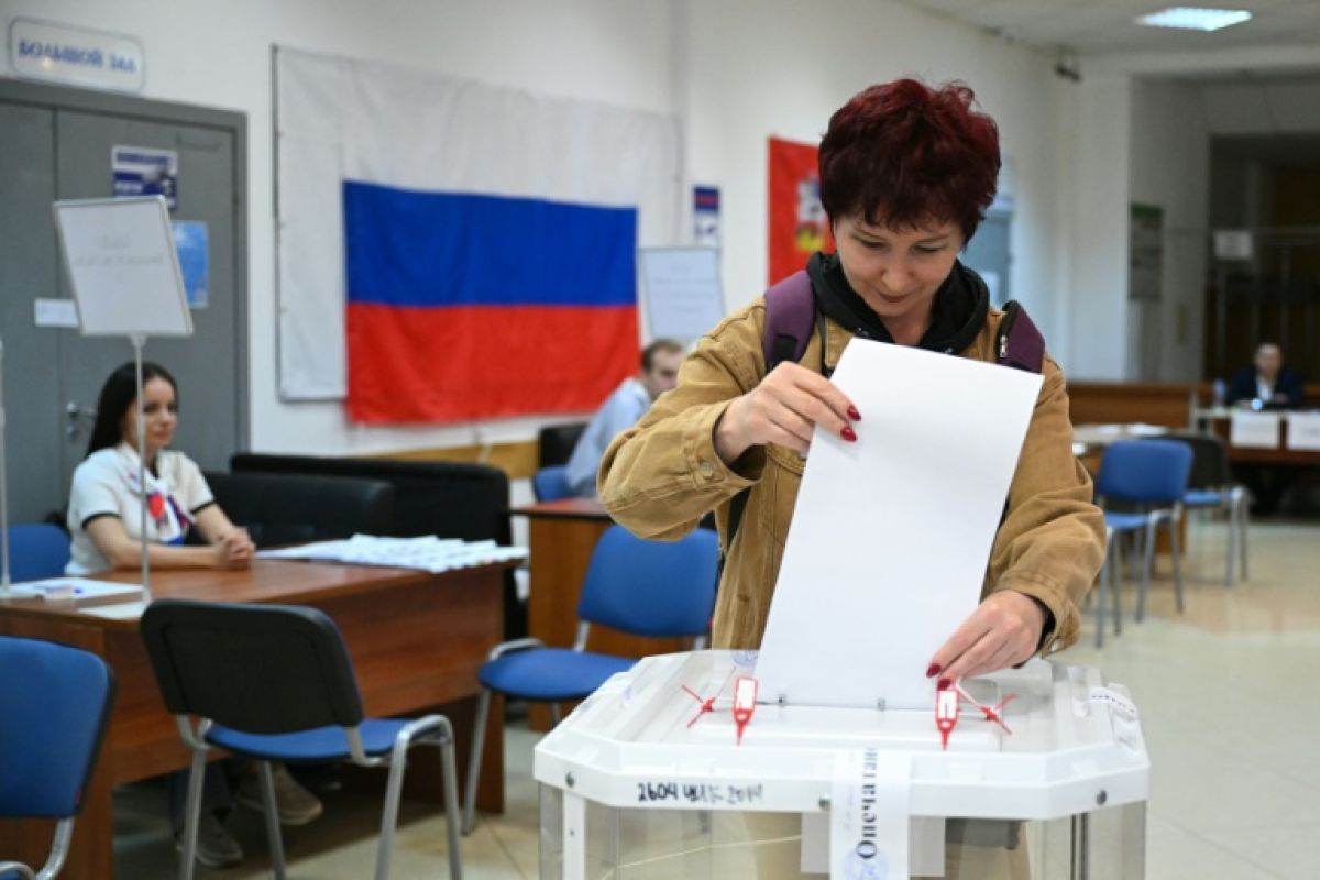 En Russie, un scrutin joué d'avance et des drones dans le ciel de Moscou