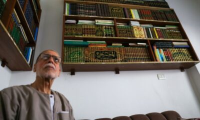 Il avait muré ses livres pour les cacher, quinze ans plus tard il les retrouve presque tous