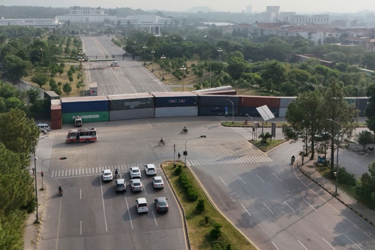 Islamabad se barricade avant la grande marche des partisans d'Imran Khan