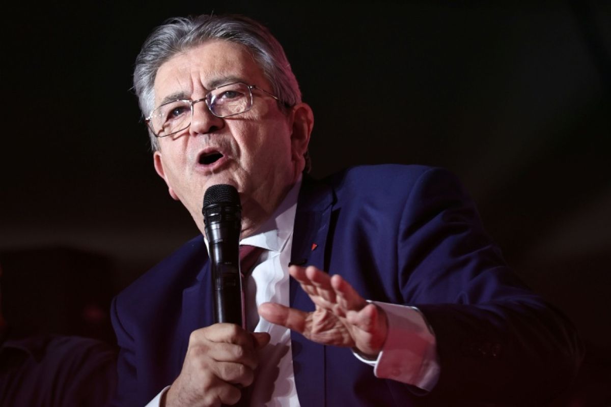 Mélenchon mène une campagne en retrait, avec des discours écrits au millimètre