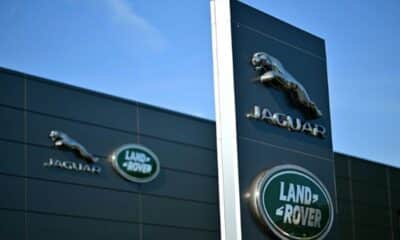 Jaguar Land Rover coupe 4 000 postes et change de cap