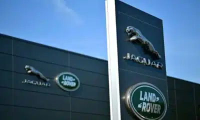 Jaguar Land Rover coupe 4 000 postes et change de cap