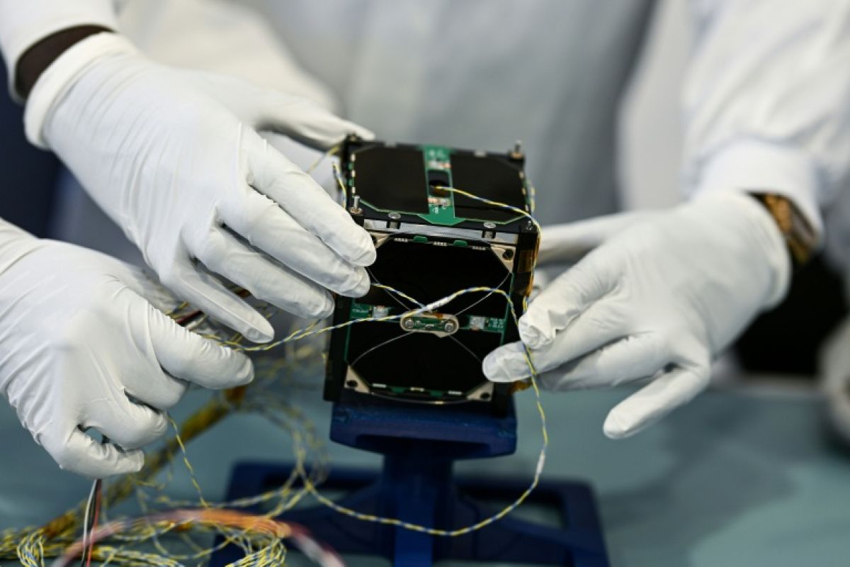 Le Sénégal veut fabriquer ses satellites chez lui, et ça commence à Montpellier