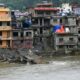 Au Népal, les survivants de la crue n'ont plus rien et attendent que le monde les entende