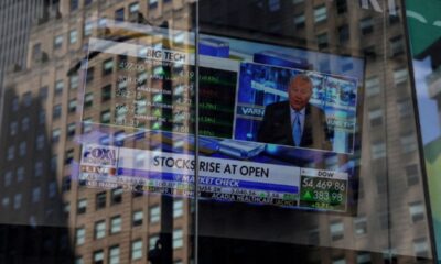 Wall Street dans le rouge, le pétrole à 100 dollars rebat les cartes