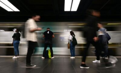 Elle fait fuir l'agresseur d'une passagère du RER C et se voit remettre la médaille du mérite