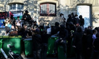 Blocages en cascade dans les lycées, une jeunesse qui passe à l'offensive