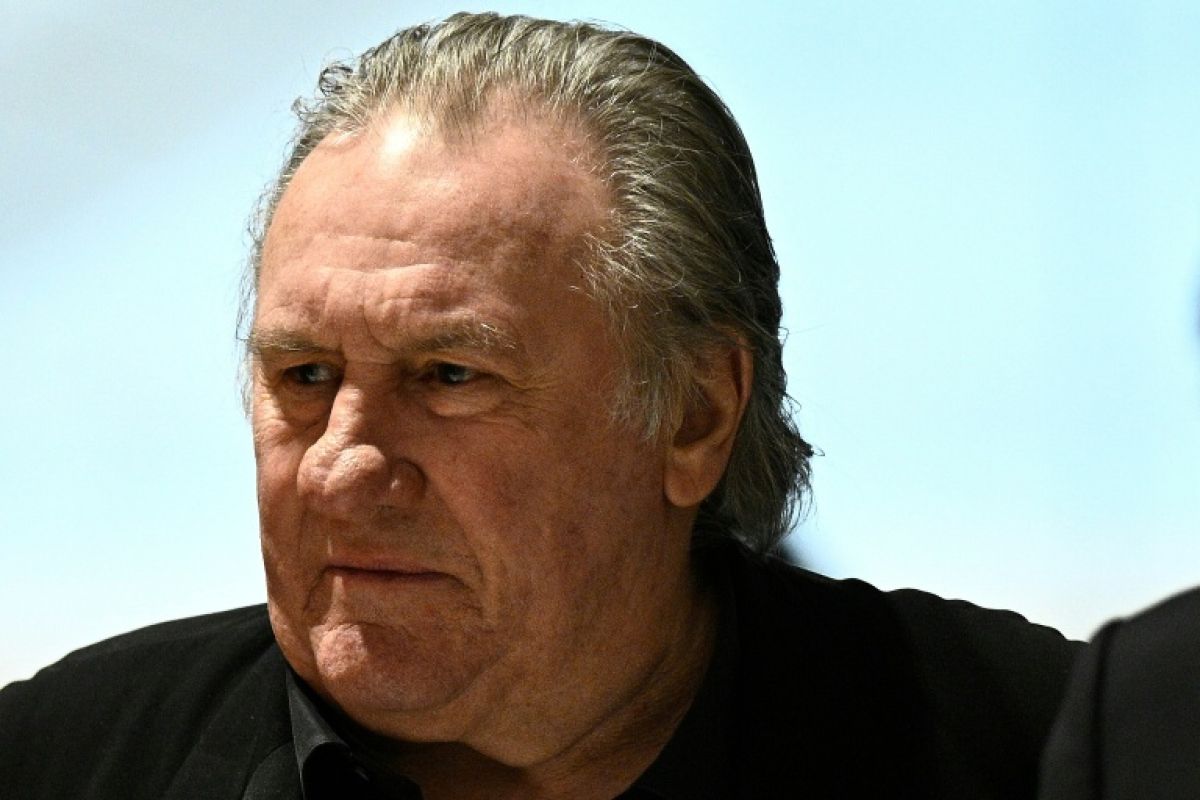 Depardieu et ses avocats tentent de faire tomber le procès pour viol