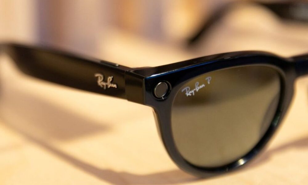 Critiqué par un fils du fondateur, le patron d'EssilorLuxottica garde le soutien de son conseil