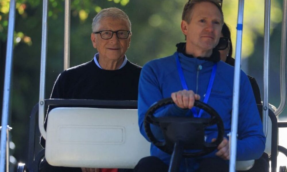 Bill Gates presse le Congrès américain de légiférer sur l'intelligence artificielle