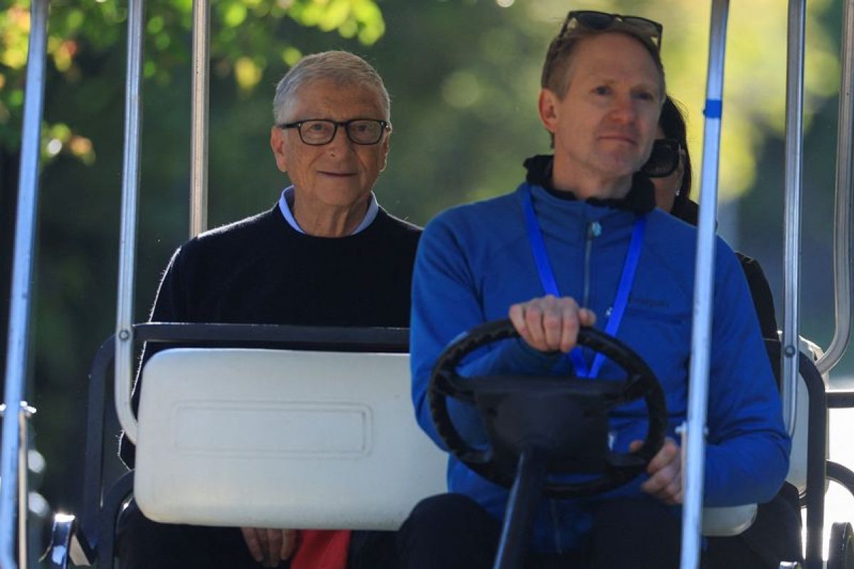 Bill Gates presse le Congrès américain de légiférer sur l'intelligence artificielle