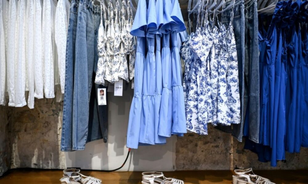 La taxe sur les petits colis coupe l'élan des géants asiatiques du textile