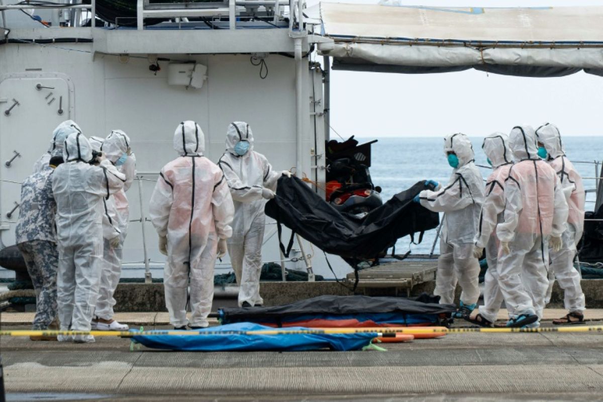 Le bilan s'alourdit à 76 morts après l'incendie d'un ferry aux Philippines