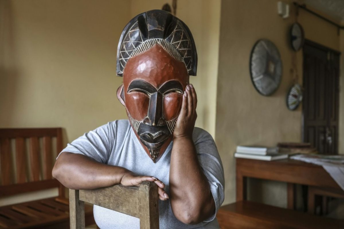 Elle a grandi en Amérique. L'Amérique l'a déposée au Cameroun.