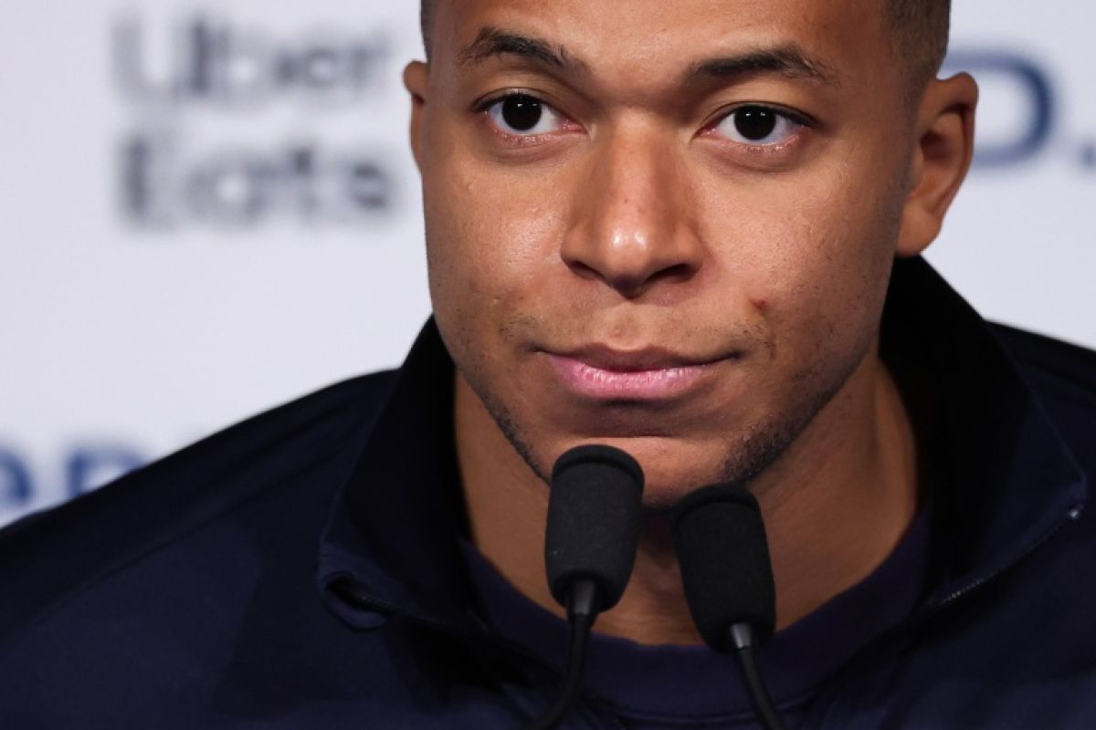 Mbappé rattrapé en Chine par une vidéo sur Mao
