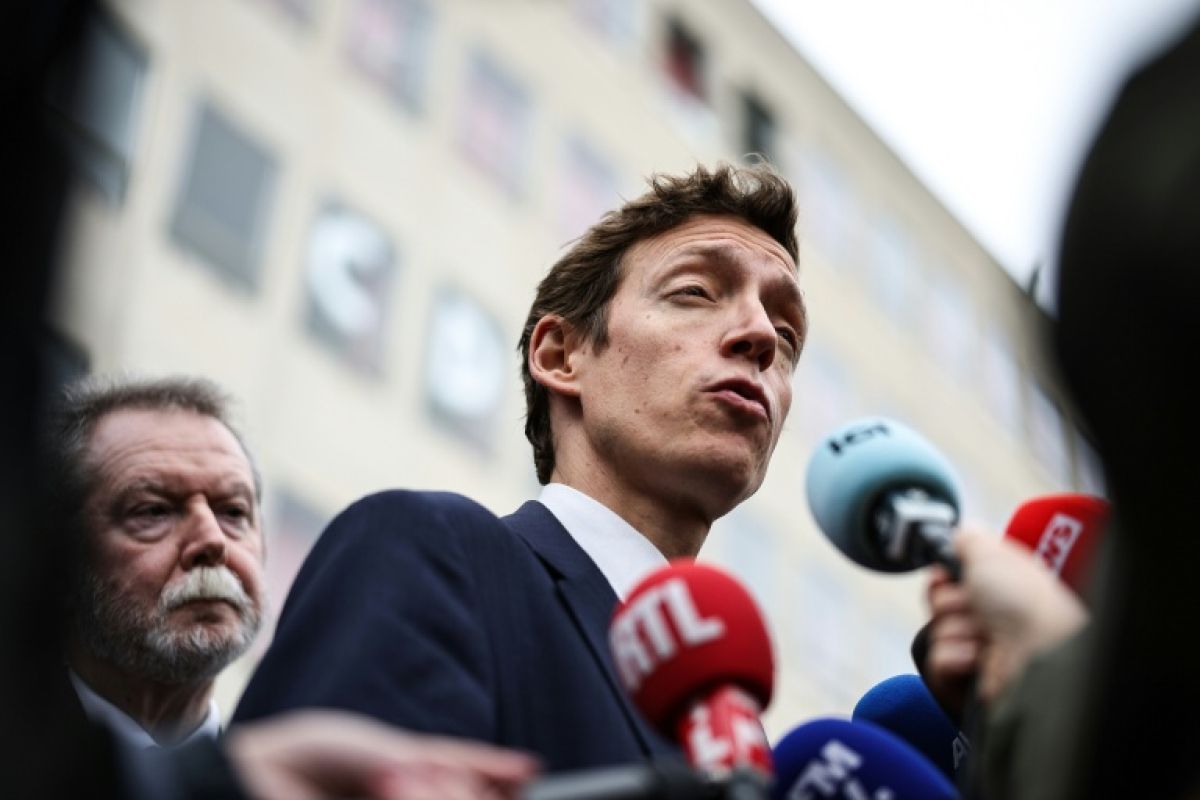 Un an rue de Grenelle et la première épreuve politique d'Édouard Geffray